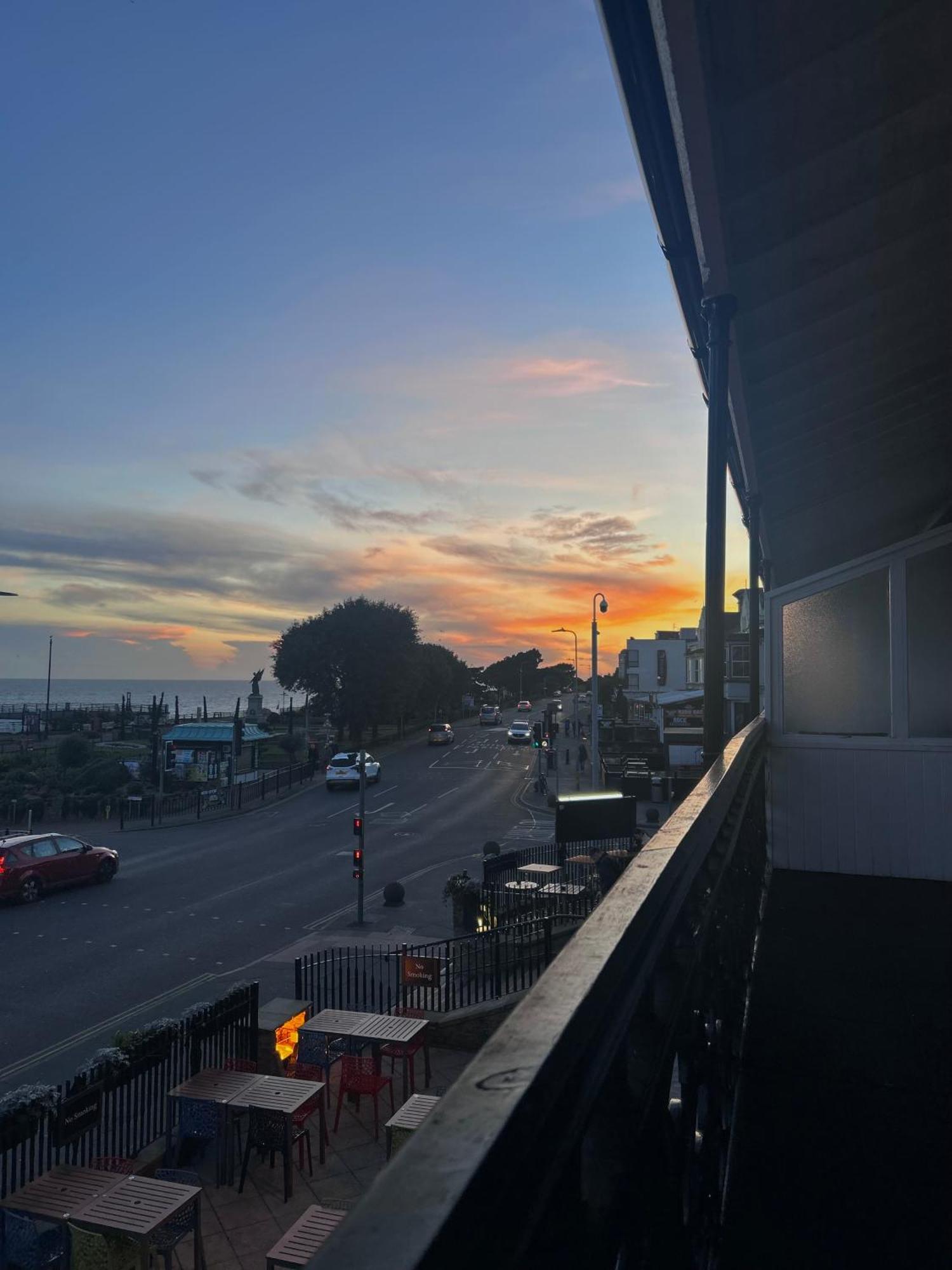 The Royal Hotel - Clacton On Sea ภายนอก รูปภาพ
