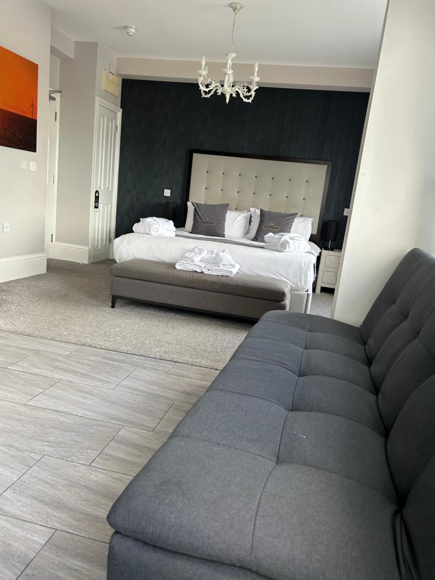 The Royal Hotel - Clacton On Sea ภายนอก รูปภาพ