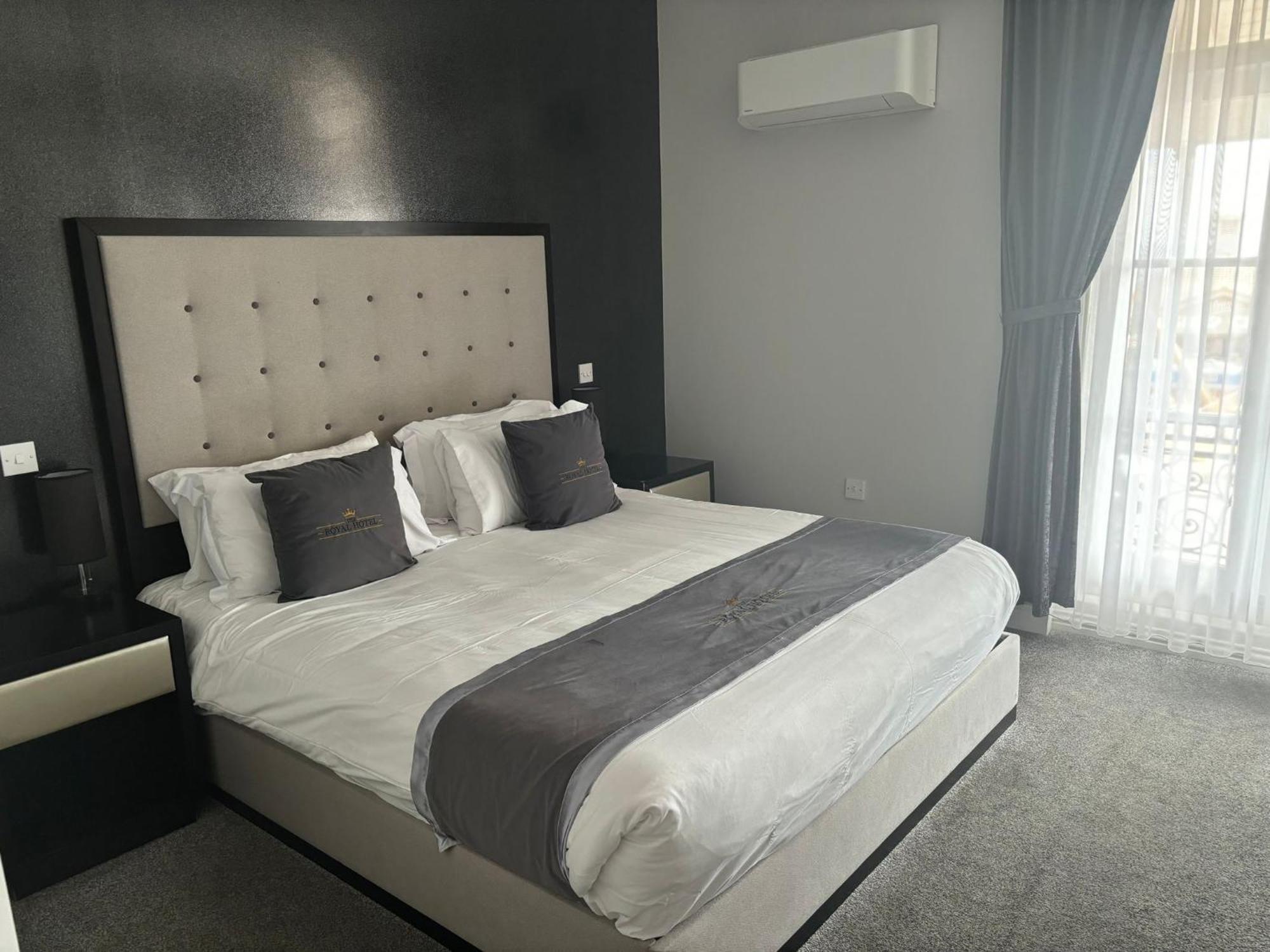 The Royal Hotel - Clacton On Sea ภายนอก รูปภาพ